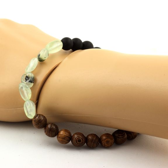 Bracelet Prehnite du Canada + Perles Onyx noir mat + bois 8 mm.