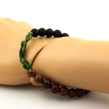 Bracelet Diopside du Brésil + Perles Onyx noir mat + bois 8 mm.
