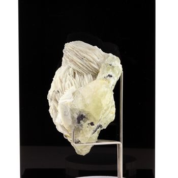 Baryte + Fluorite + Dolomite. 1139.70 ct.