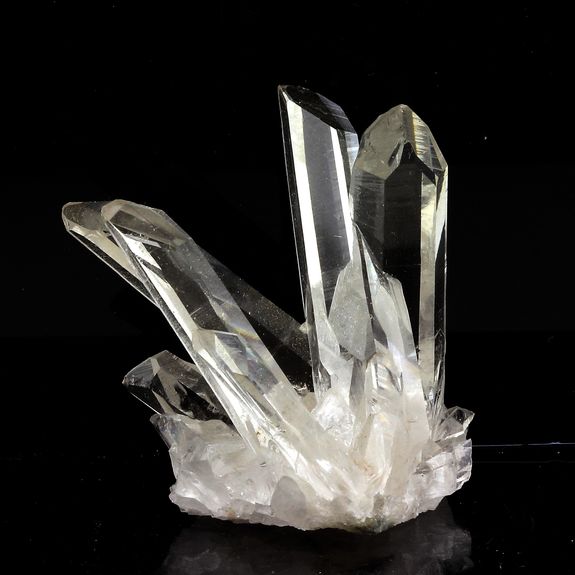 Quartz. 153.05 ct.