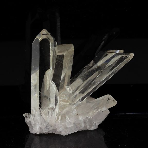 Quartz. 153.05 ct.