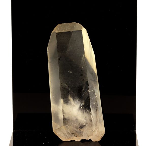 Bitterminated Quartz. 601.5 ct.