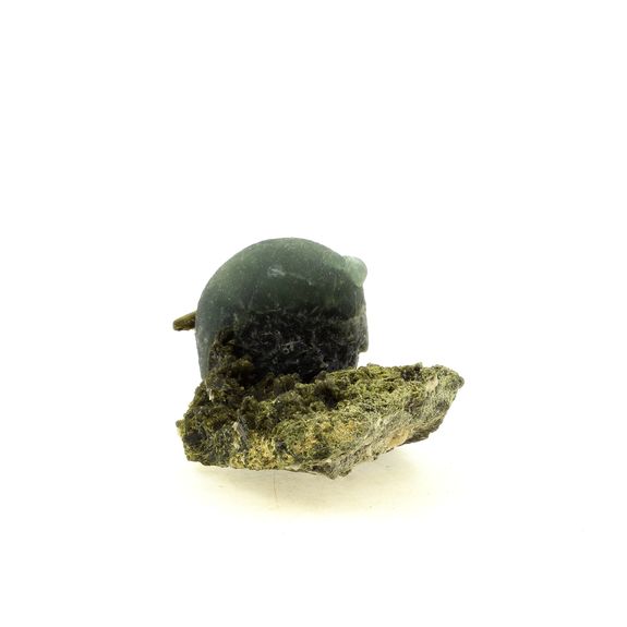 Prehnite + Epidote. 627.5 ct.