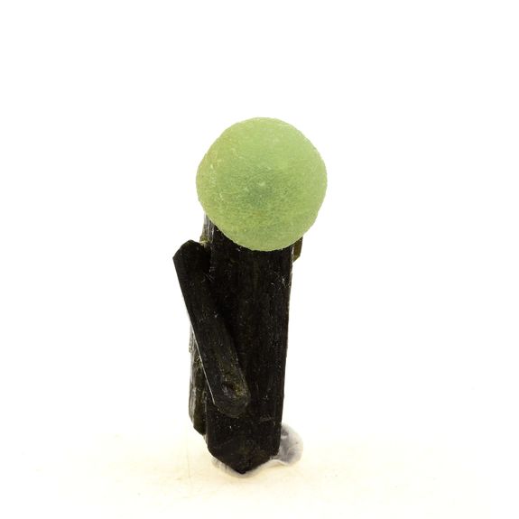 Prehnite + Epidote. 157.0 ct.