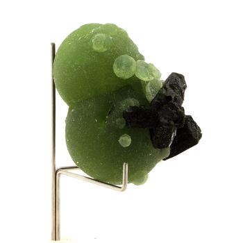 Prehnite + Epidote. 667.0 ct.