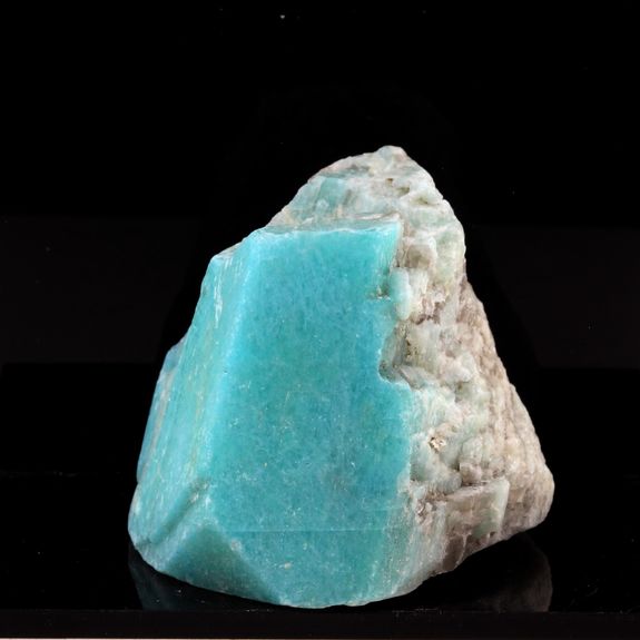 Amazonite. 820.0 ct.