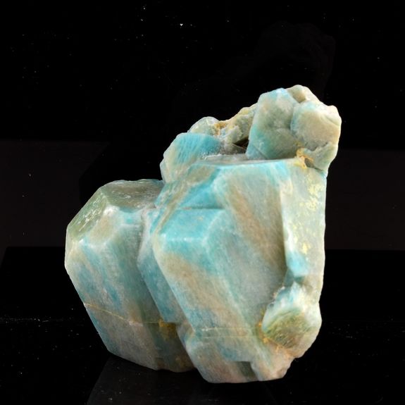 Amazonite. 708.5 ct.
