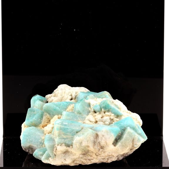 Amazonite. 857.5 ct.
