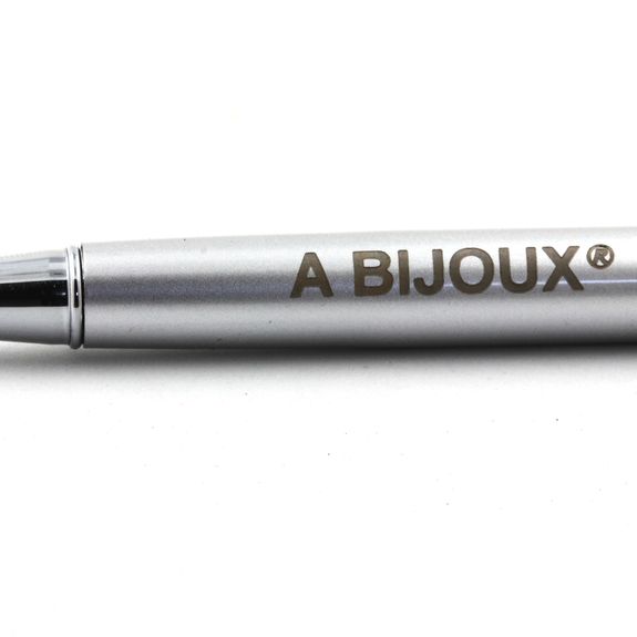 Raw Sapphire mineral pen Madagascar.