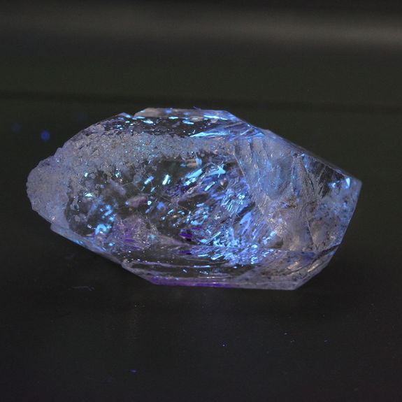 Petroleum Quartz. 11.33 ct.