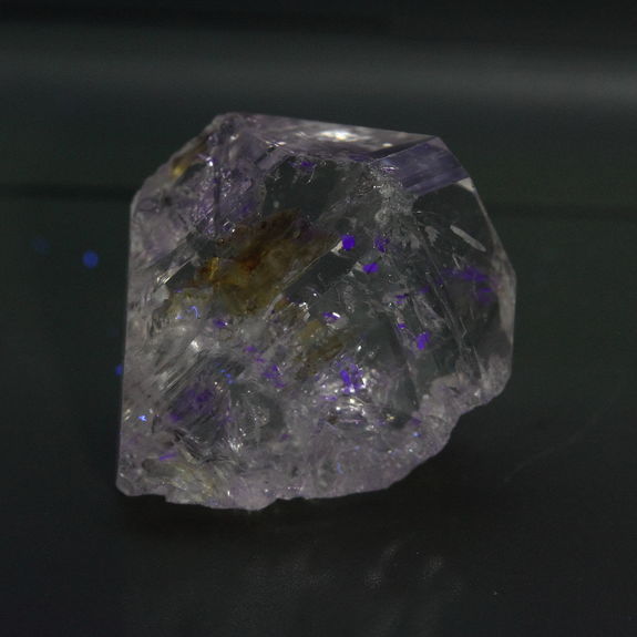 Petroleum Quartz. 11.65 ct.