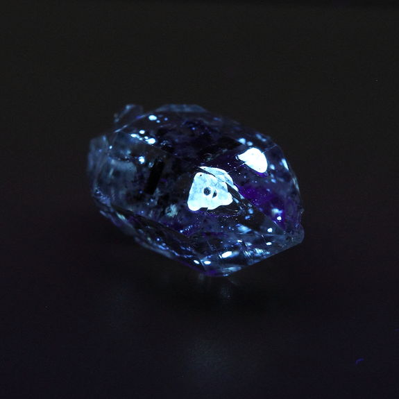 Petroleum Quartz. 3.46 ct.