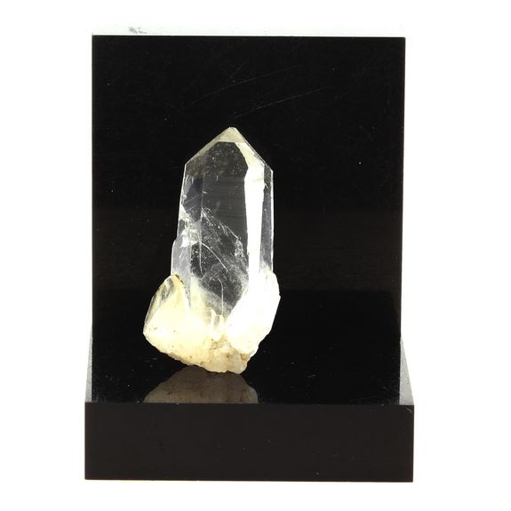 Quartz. 32.80 ct.