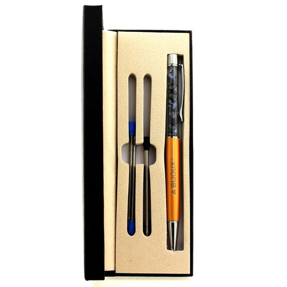 Raw Sapphire mineral pen Madagascar.