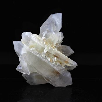 Quartz. 146.85 ct.