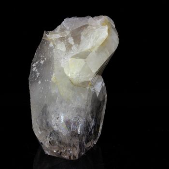 Quartz. 393.45 ct.