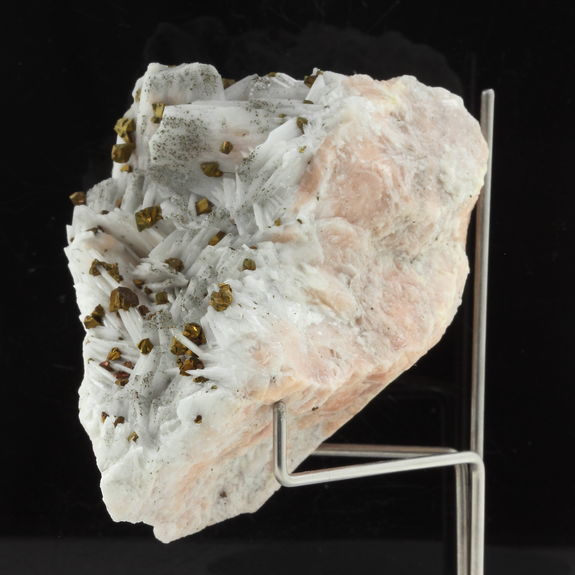 Baryte + Chalcopyrite. 1038.40 ct.