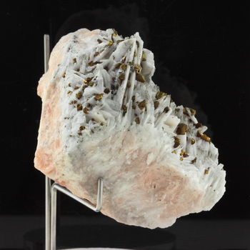 Baryte + Chalcopyrite. 1038.40 ct.