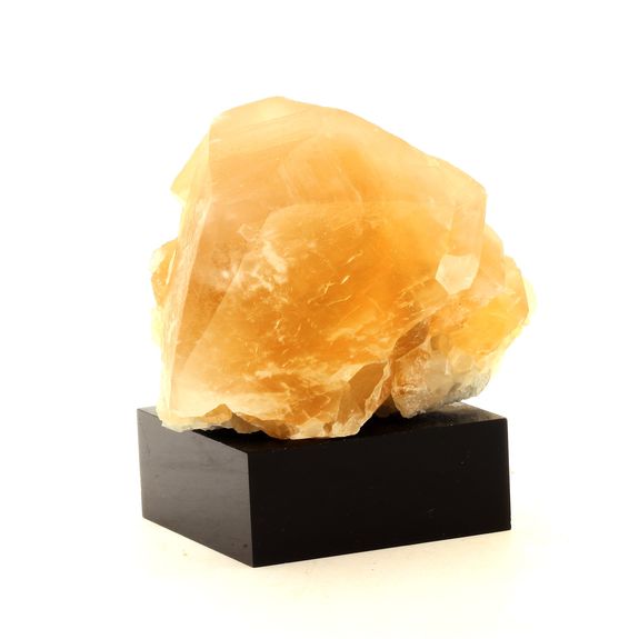 Calcite. 1869.0 ct.