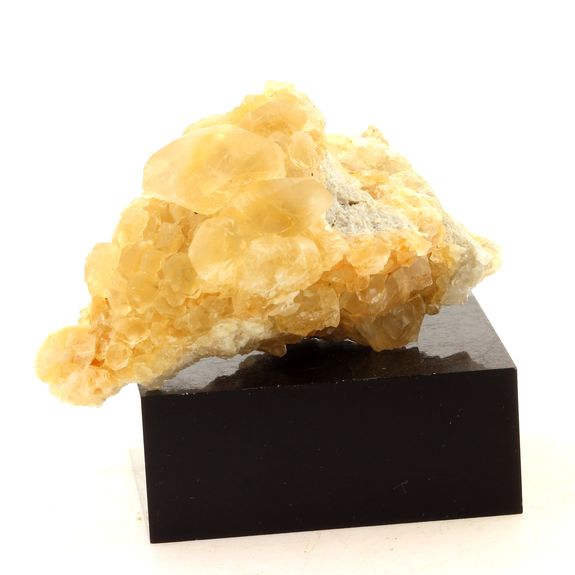 Calcite. 443.5 ct.