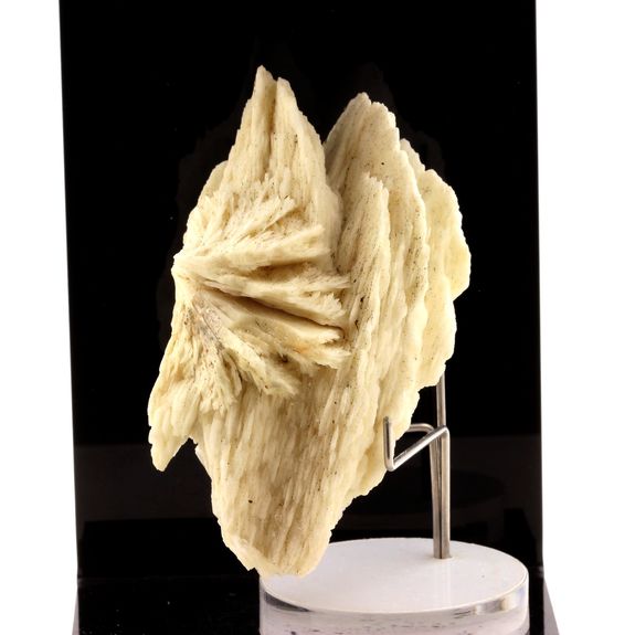 Baryte. 1852.80 ct.