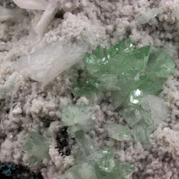 Fluorapophyllite-(K) + Stilbite. 2645.0 ct.