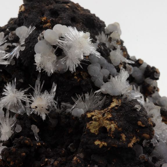 Calcite + Aragonite. 1440.90 ct.