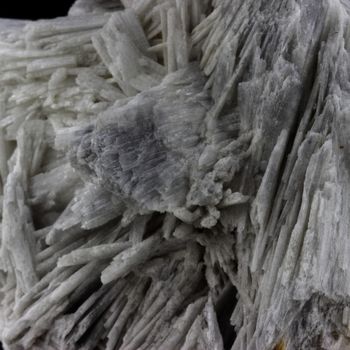 Wollastonite. 881.40 ct.