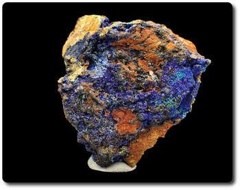 17,5 grammes. AZURITE SUR MATRICE