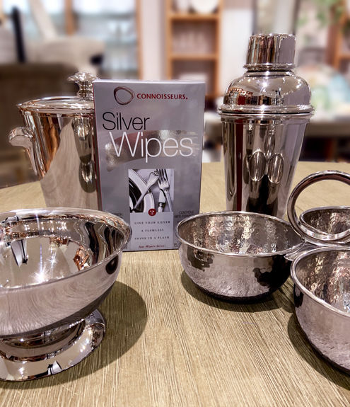 Connoisseurs Silver Cleaning Wipe.