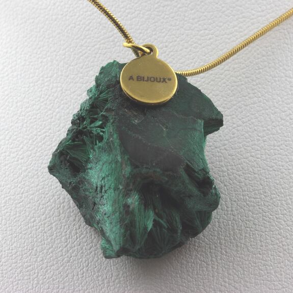 Collier Malachite brut. 74.65 ct.