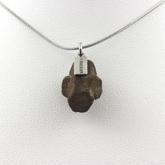 Collier Staurolite brut. 18.5 ct.