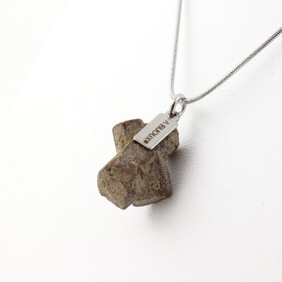 Collier Staurolite brut. 19.0 ct.