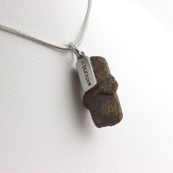 Collier Staurolite brut. 13.5 ct.
