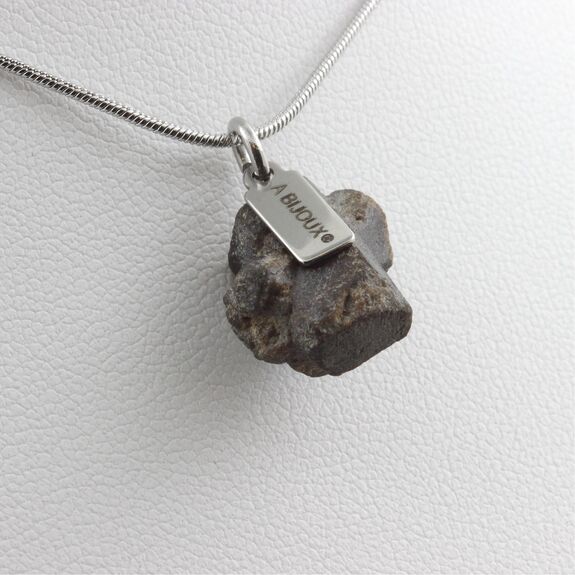 Collier Staurolite brut. 13.0 ct.