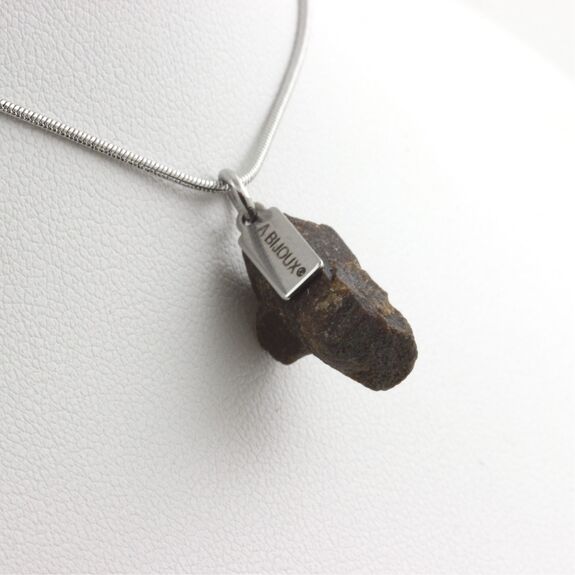Collier Staurolite brut. 13.0 ct.