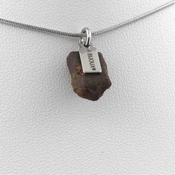 Collier Staurolite brut. 8.5 ct.