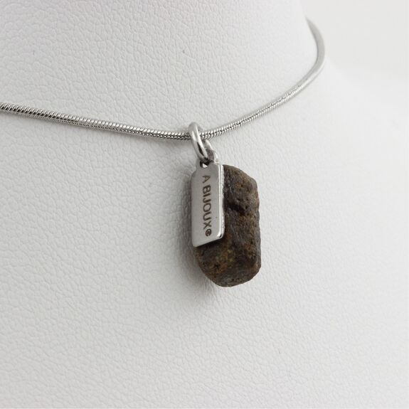 Collier Staurolite brut. 6.5 ct.