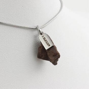 Collier Staurolite brut. 8.5 ct.