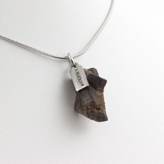 Collier Staurolite brut. 13.0 ct.