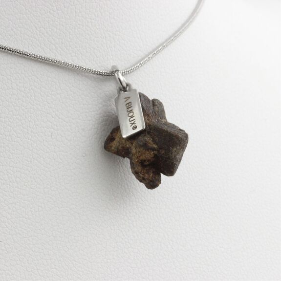 Collier Staurolite brut. 10.00 ct.