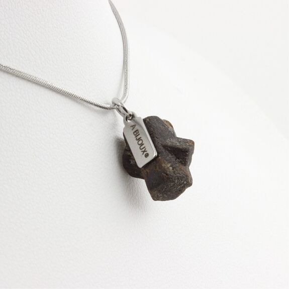 Collier Staurolite brut. 12.00 ct.