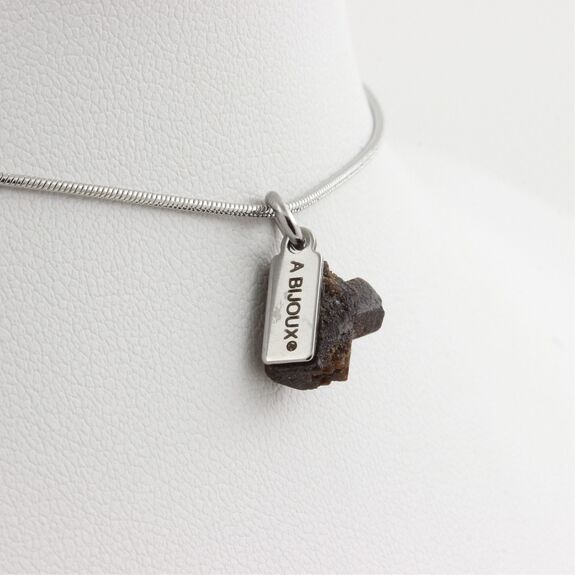Collier Staurolite brut. 5.5 ct.