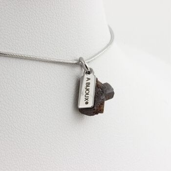 Collier Staurolite brut. 5.5 ct.