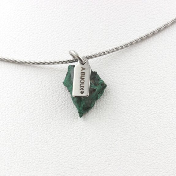 Collier Malachite brut. 5.10 ct.