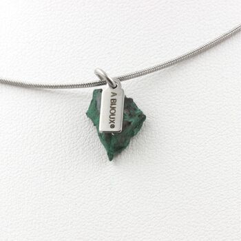 Collier Malachite brut. 5.10 ct.