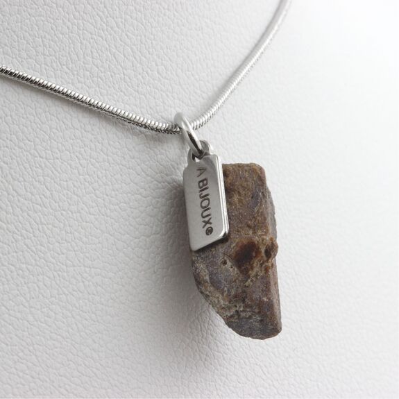 Collier Staurolite brut. 11.5 ct.