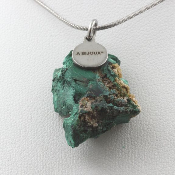 Collier Malachite brut. 39.40 ct.