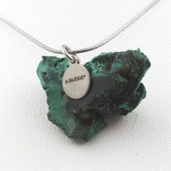 Collier Malachite brut. 48.00 ct.