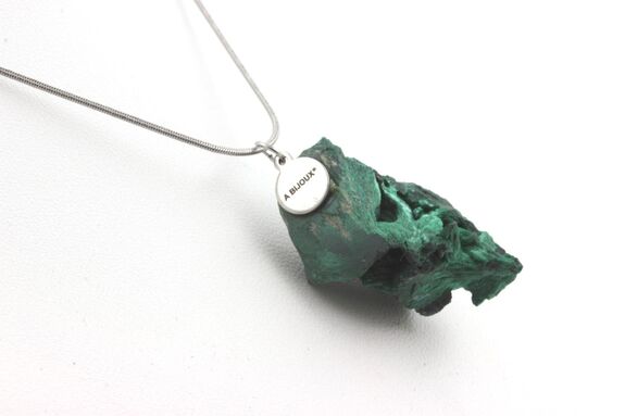 Collier Malachite brut. 81.80 ct.